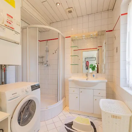 Nyaraló Luxurioeses Mit Garten Und Parkplatz *